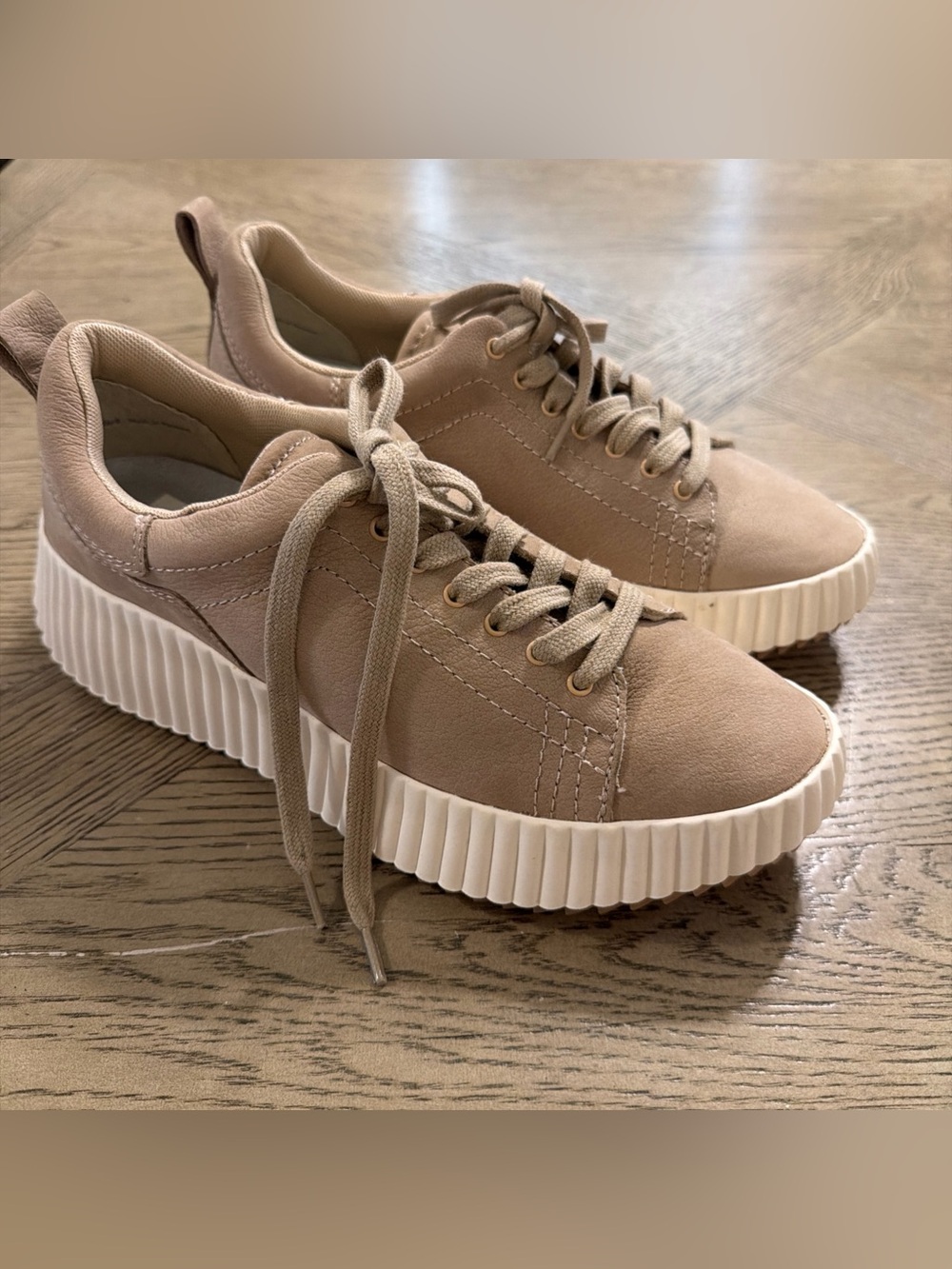 Dolce Vita Women’s Devote Sneaker Size 8 In Dune Nubuck